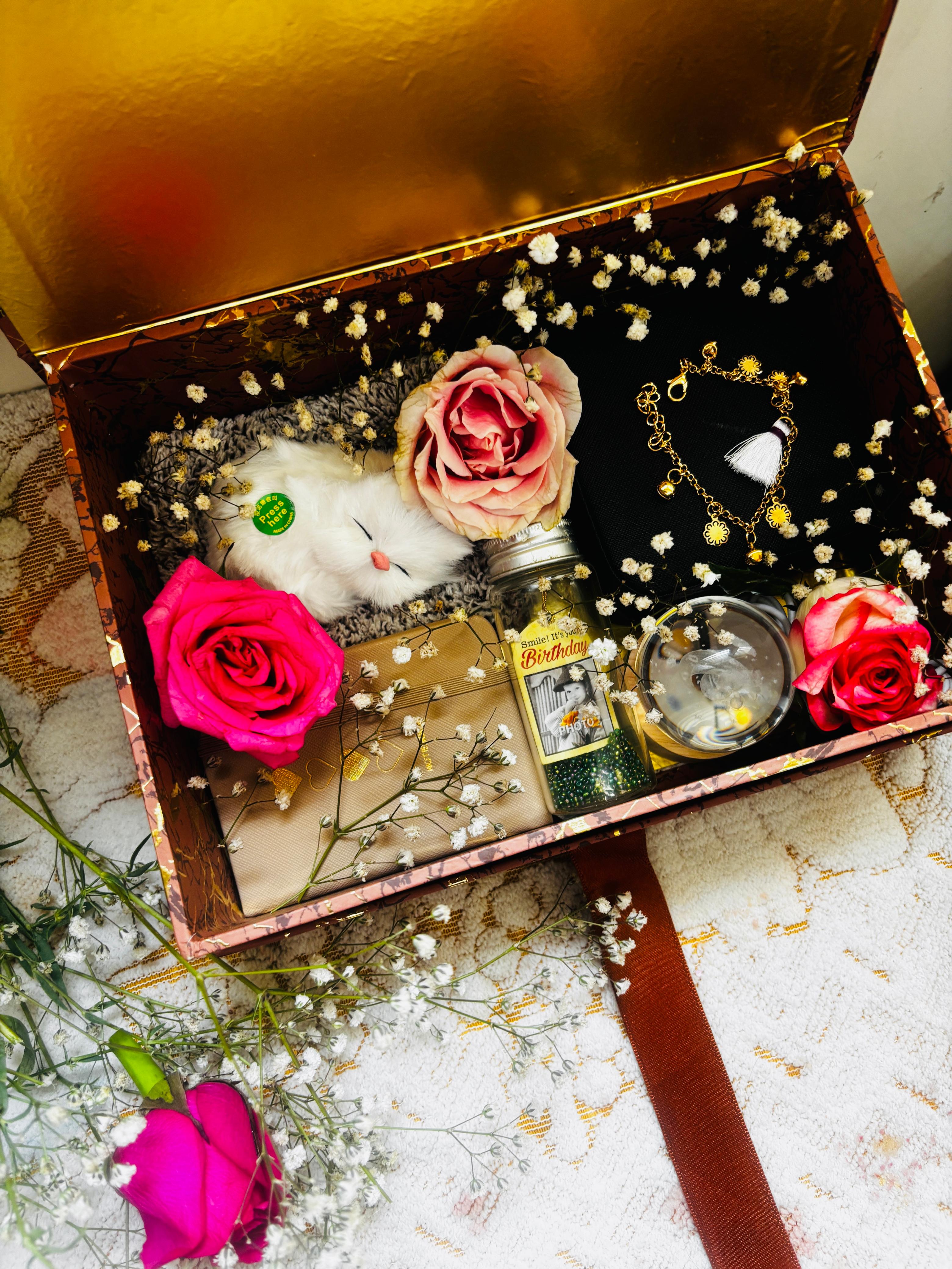 Keepsake hamper with roses